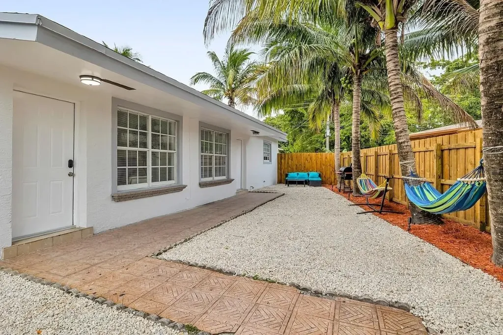 251 NE 40th Court Oakland Park FL 33334