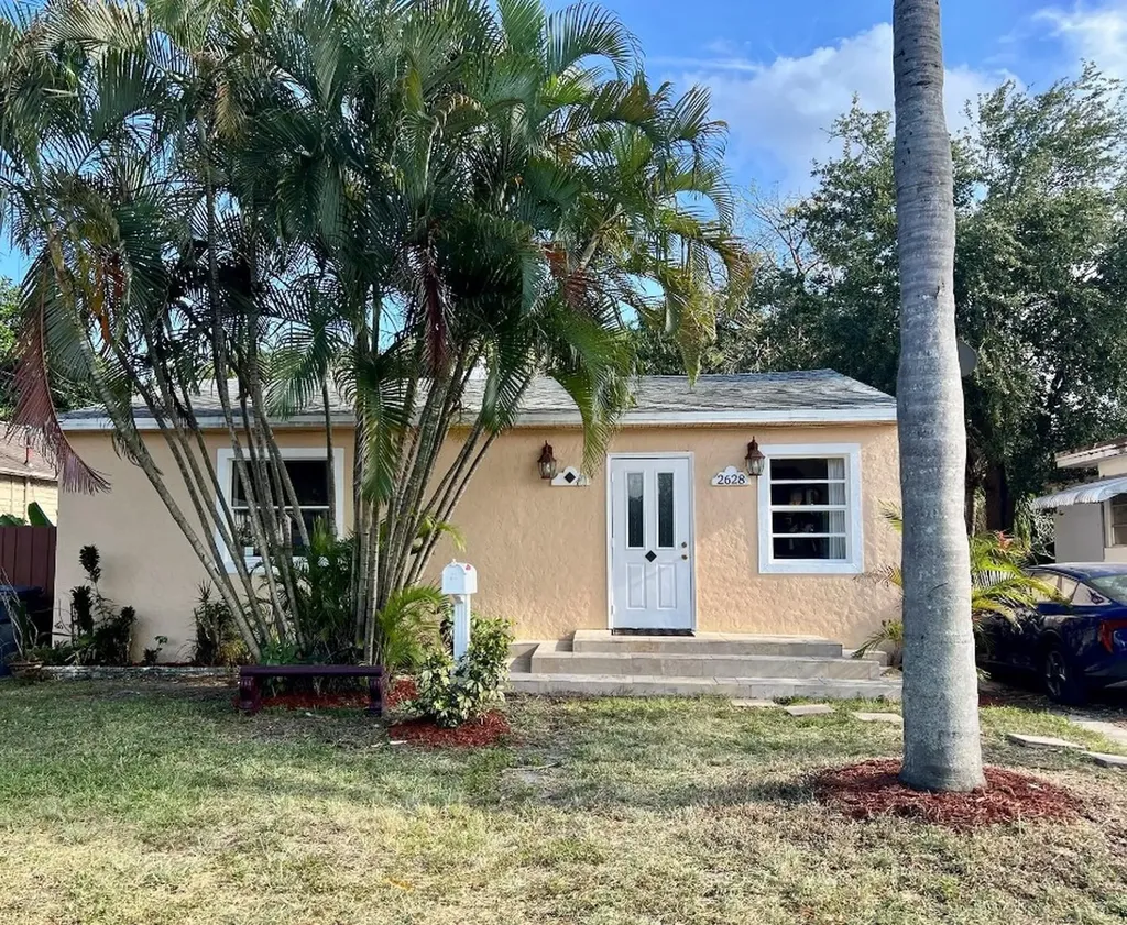2628 Hayes Street Hollywood FL 33020