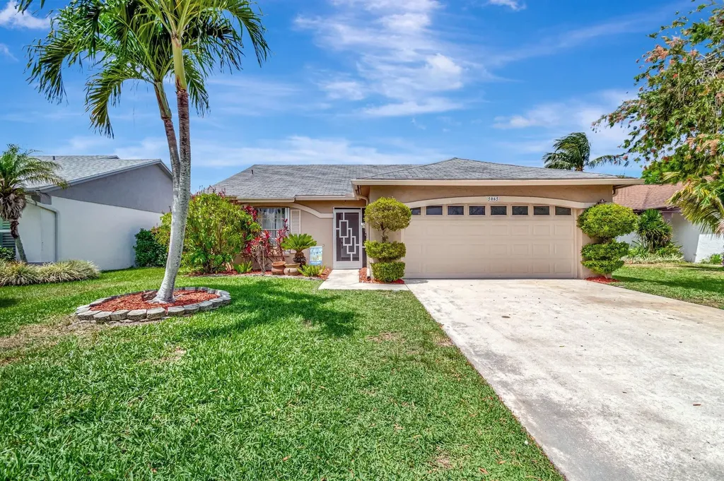 5065 Arbor Glen Circle Lake Worth FL 33463