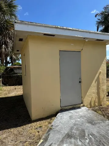 958 W 4th Street Riviera Beach FL 33404