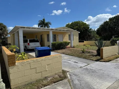 958 W 4th Street Riviera Beach FL 33404