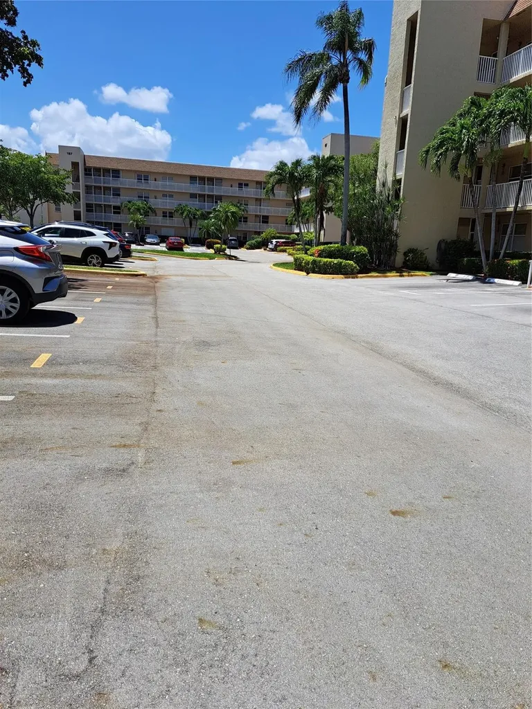 10315 NW 24th Place Sunrise FL 33322