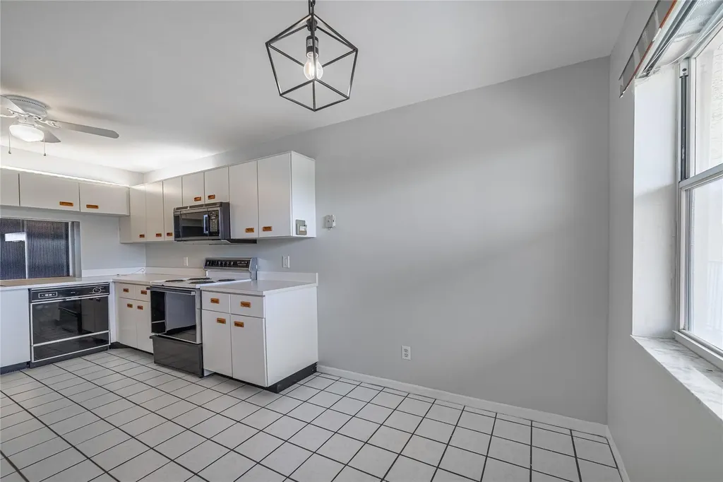 10315 NW 24th Place Sunrise FL 33322
