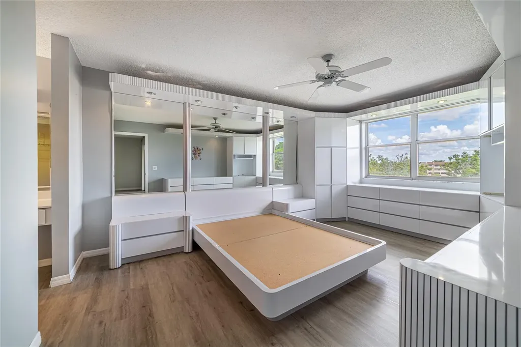 10315 NW 24th Place Sunrise FL 33322
