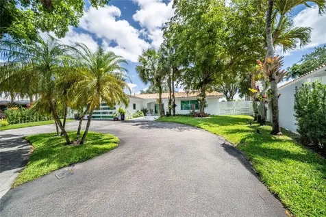 15101 Falkirk Place Miami Lakes FL 33016