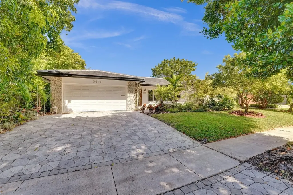 3641 N 33rd Terrace Hollywood FL 33021