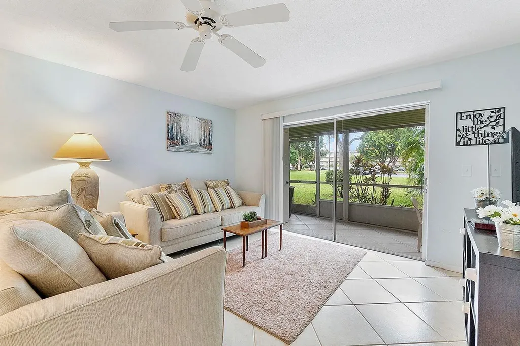 31 Abbey Lane Delray Beach FL 33446