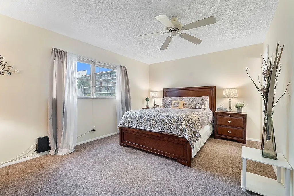 31 Abbey Lane Delray Beach FL 33446