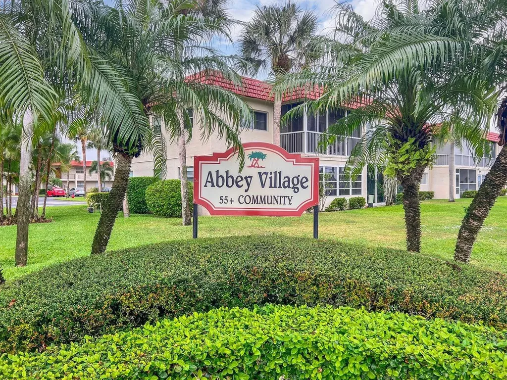 31 Abbey Lane Delray Beach FL 33446