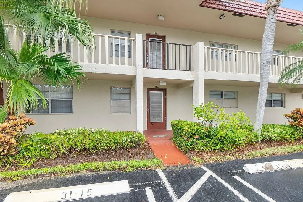 31 Abbey Lane Delray Beach FL 33446