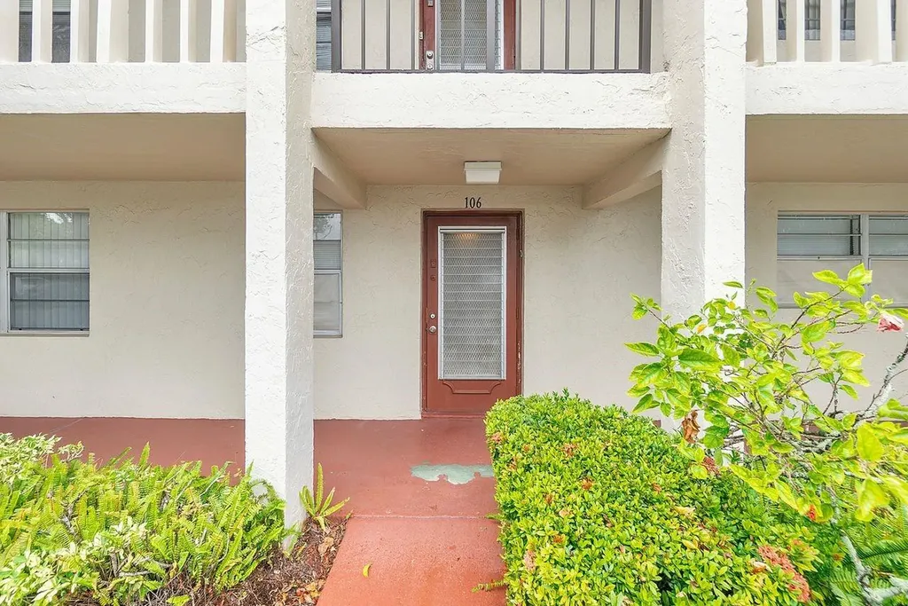 31 Abbey Lane Delray Beach FL 33446