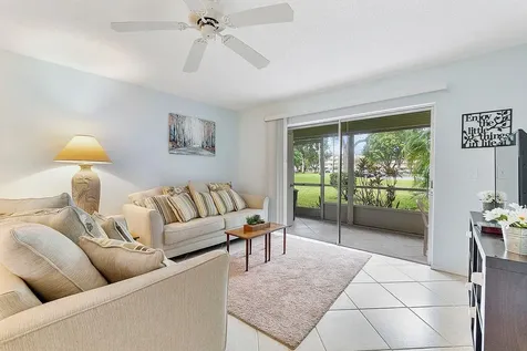 31 Abbey Lane Delray Beach FL 33446