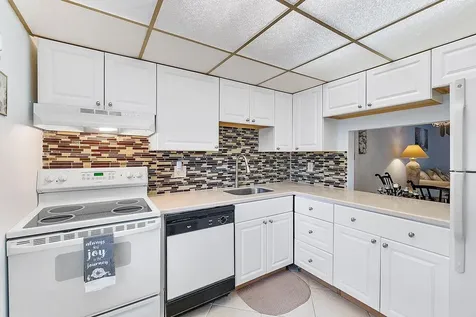 31 Abbey Lane Delray Beach FL 33446