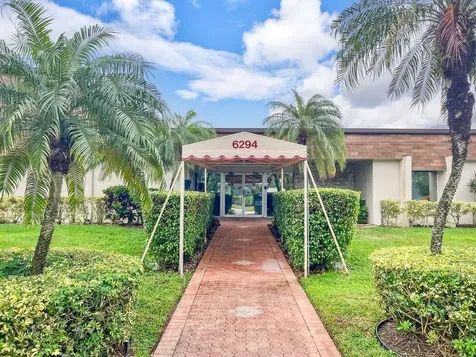 31 Abbey Lane Delray Beach FL 33446