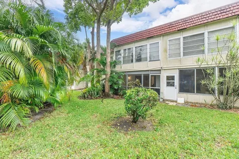 31 Abbey Lane Delray Beach FL 33446