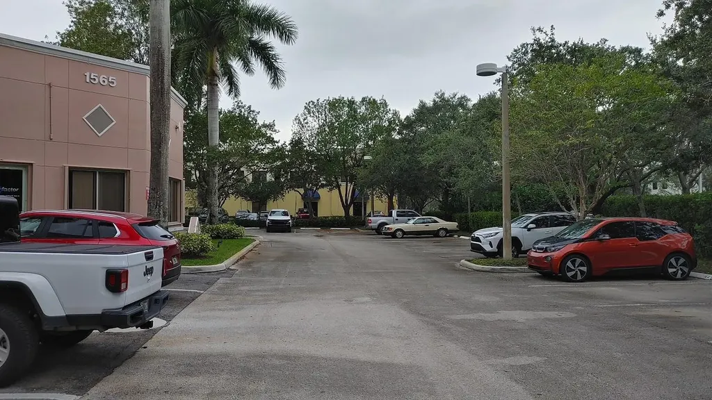 1565 N Park Drive Weston FL 33326