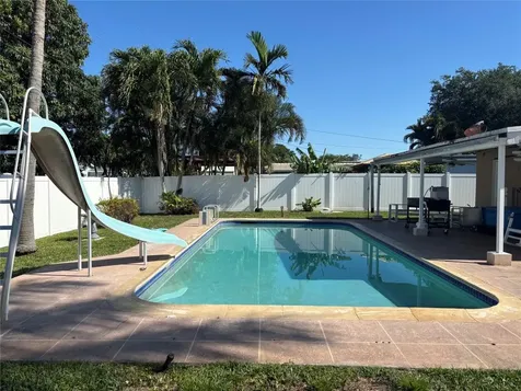 1710 N 42nd Avenue Hollywood FL 33021