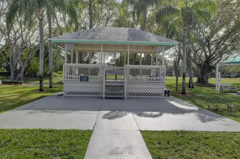 2005 Berkshire A Deerfield Beach FL 33442