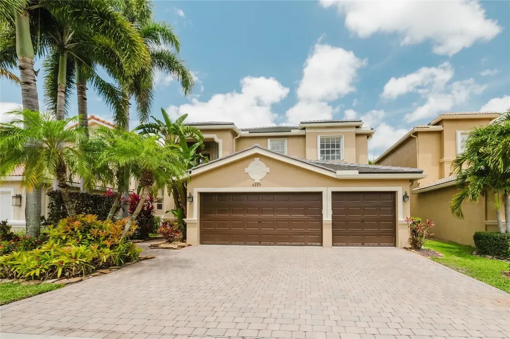 8225 Viale Matera Lake Worth FL 33467
