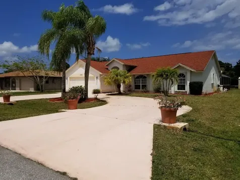 1423 SE Grapeland Avenue Port St Lucie FL 34952