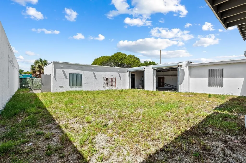804-810 NE 4th Avenue Fort Lauderdale FL 33304