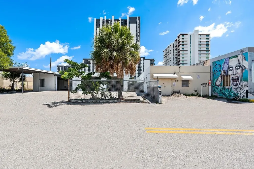 804-810 NE 4th Avenue Fort Lauderdale FL 33304