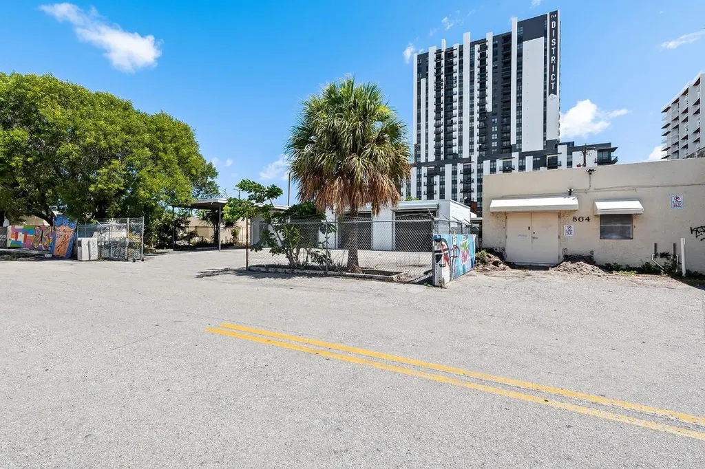 804-810 NE 4th Avenue Fort Lauderdale FL 33304
