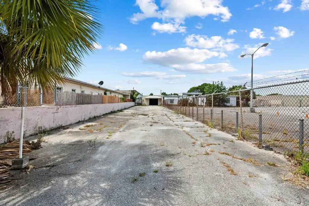 804-810 NE 4th Avenue Fort Lauderdale FL 33304