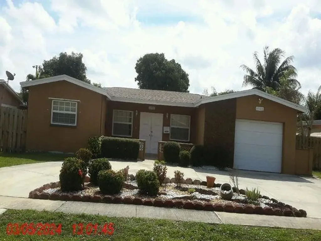 4506 NW 39th Street Lauderdale Lakes FL 33319