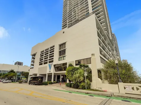 555 NE 15th Street Miami FL 33132