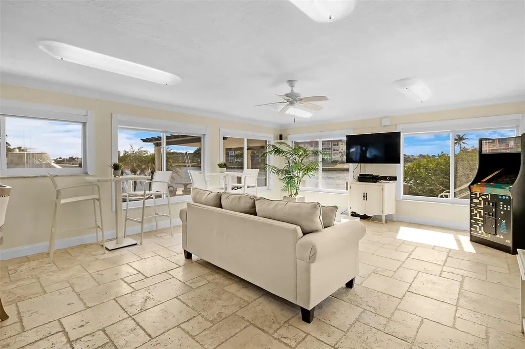 1160 Hillsboro Mile Hillsboro Beach FL 33062