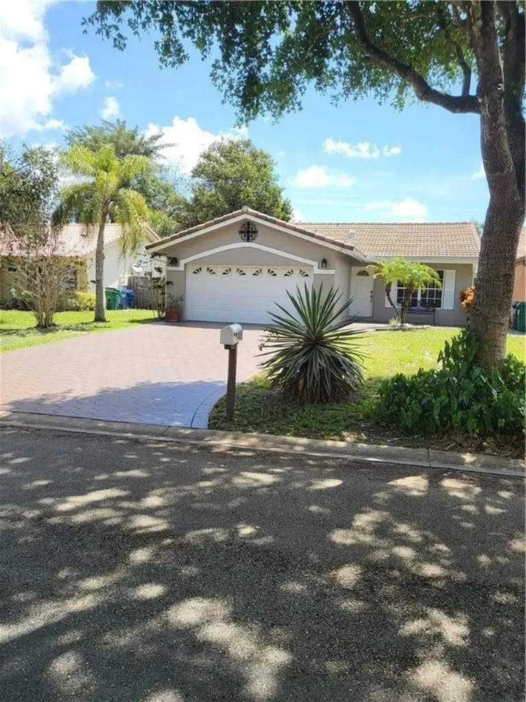 1499 NW 97th Terrace Coral Springs FL 33071