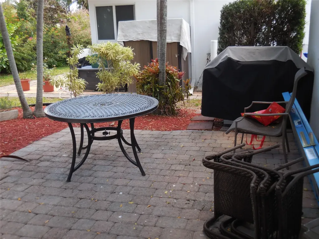 3050 NW 1st Avenue Pompano Beach FL 33064