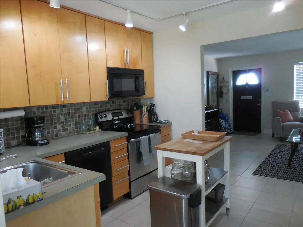 3050 NW 1st Avenue Pompano Beach FL 33064
