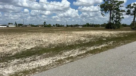 537 NW 15 Terrace Cape Coral FL 33993