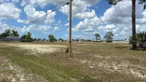537 NW 15 Terrace Cape Coral FL 33993