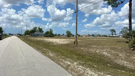 537 NW 15 Terrace Cape Coral FL 33993