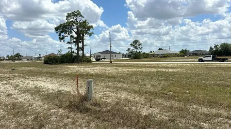 537 NW 15 Terrace Cape Coral FL 33993
