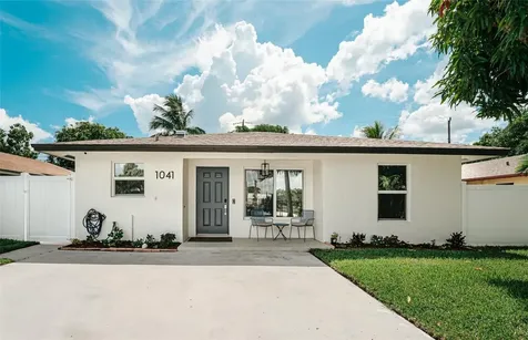 1041 SW 4th Avenue Delray Beach FL 33444