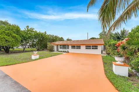 6220 Plunkett Street Hollywood FL 33023