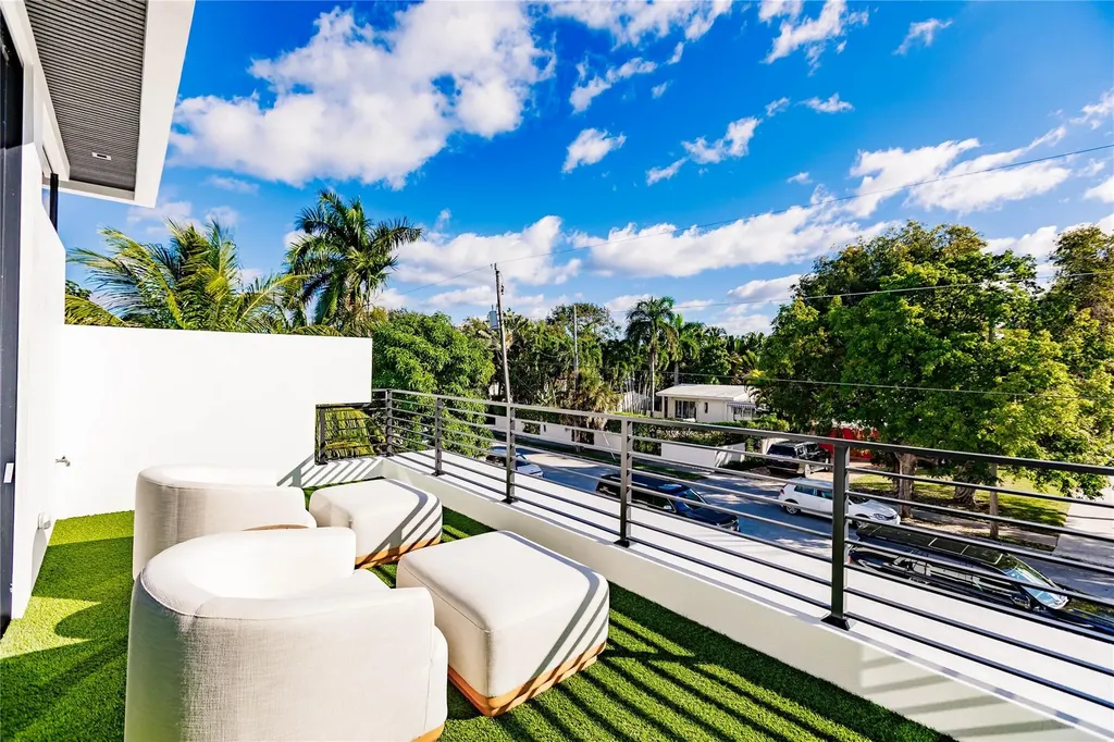 725 Poinciana Drive Fort Lauderdale FL 33301