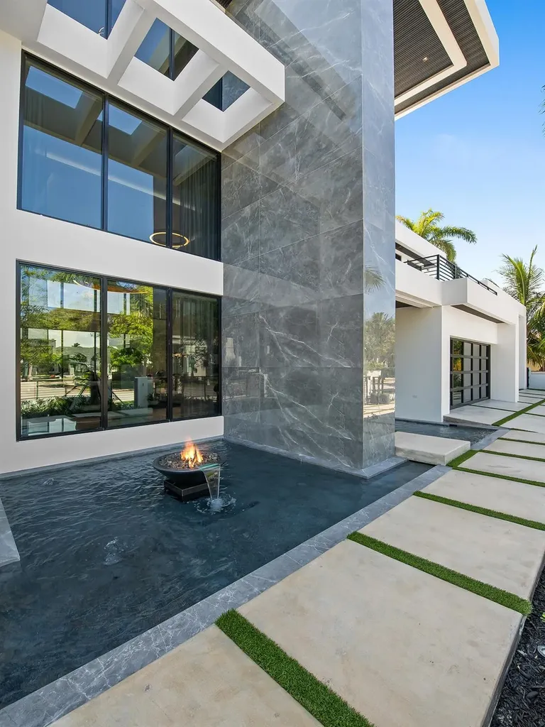725 Poinciana Drive Fort Lauderdale FL 33301