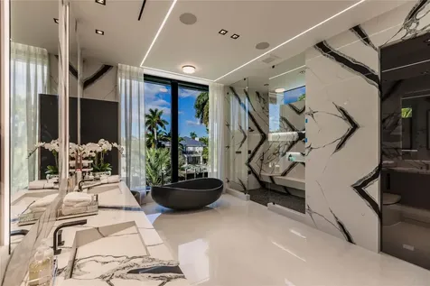 725 Poinciana Drive Fort Lauderdale FL 33301