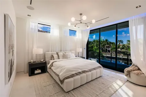 725 Poinciana Drive Fort Lauderdale FL 33301