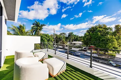 725 Poinciana Drive Fort Lauderdale FL 33301