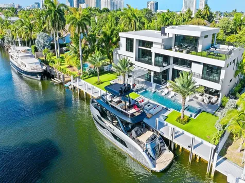 725 Poinciana Drive Fort Lauderdale FL 33301