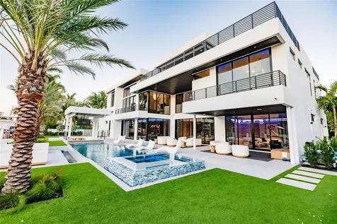 725 Poinciana Drive Fort Lauderdale FL 33301