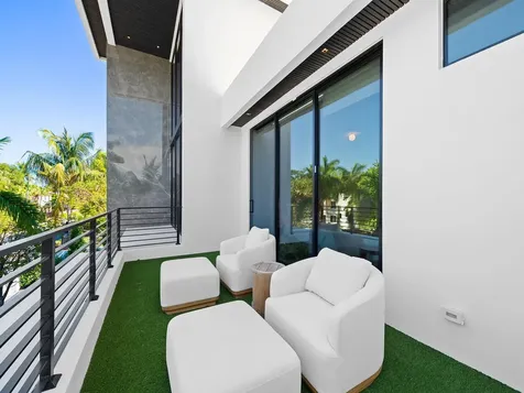 725 Poinciana Drive Fort Lauderdale FL 33301