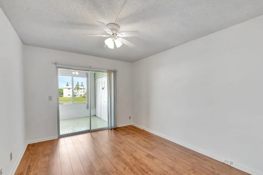 267 Wellington J West Palm Beach FL 33417