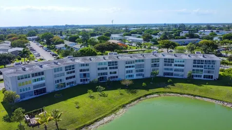 267 Wellington J West Palm Beach FL 33417